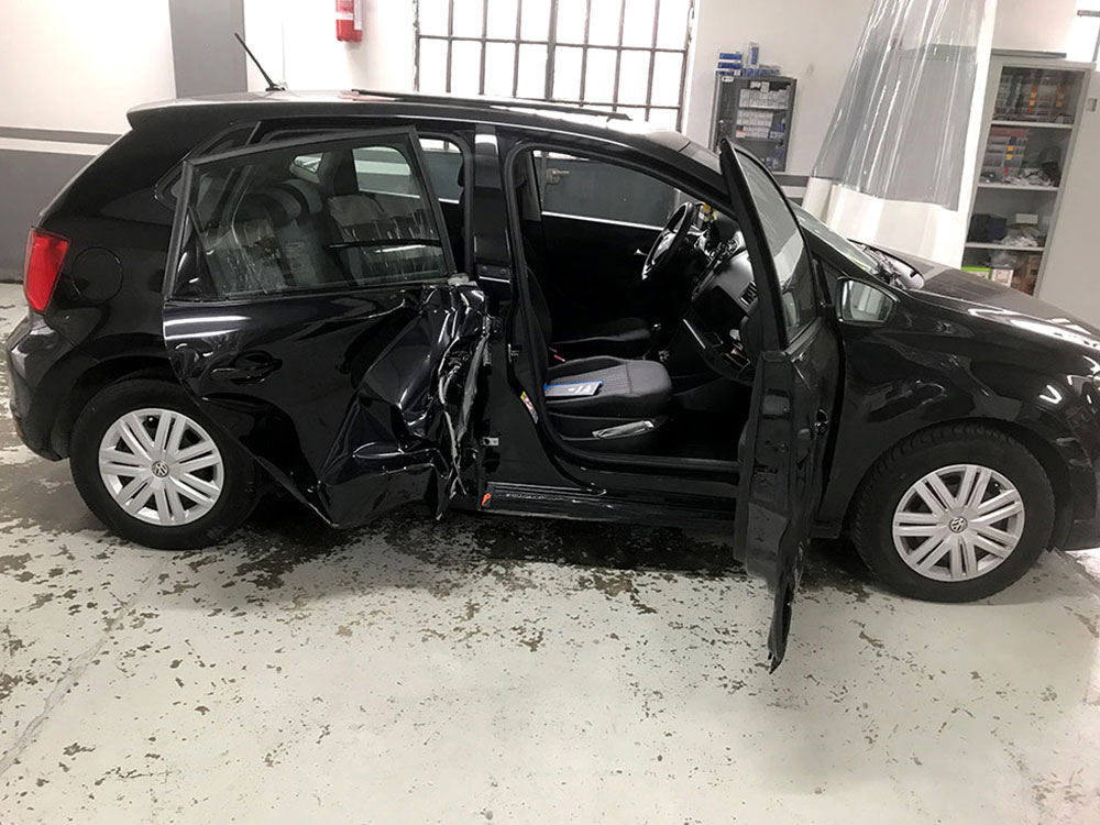 Riparazione Carrozzeria di Volkswagen Polo a Verona Riparazione Carrozzeria di Volkswagen Polo a Verona